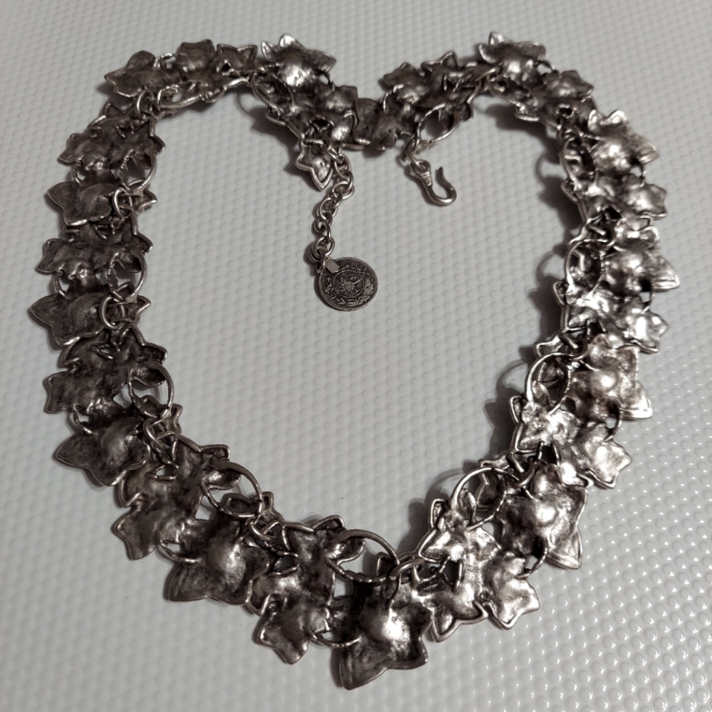 Vintage Textured Silver 'Leaves' Collar Statement Necklace - Picture 8 of 8